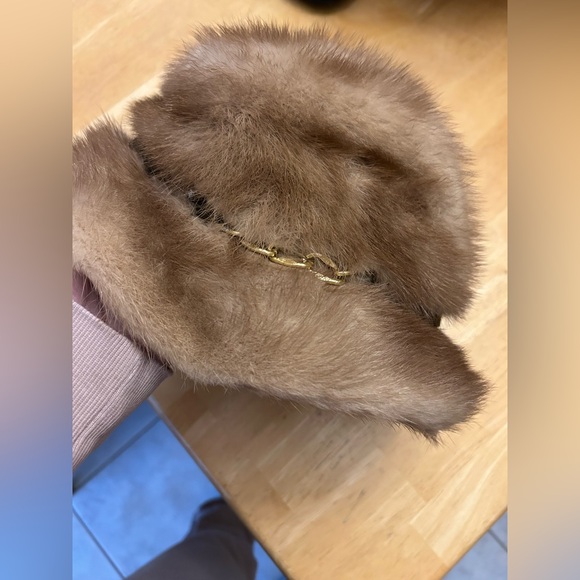 Vintage Fur Hat - Picture 7 of 16